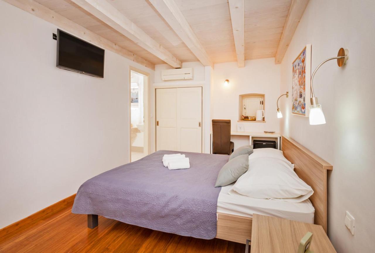 Rafael Rooms & Apartments Old Town By Duhomes Дубровник Екстериор снимка