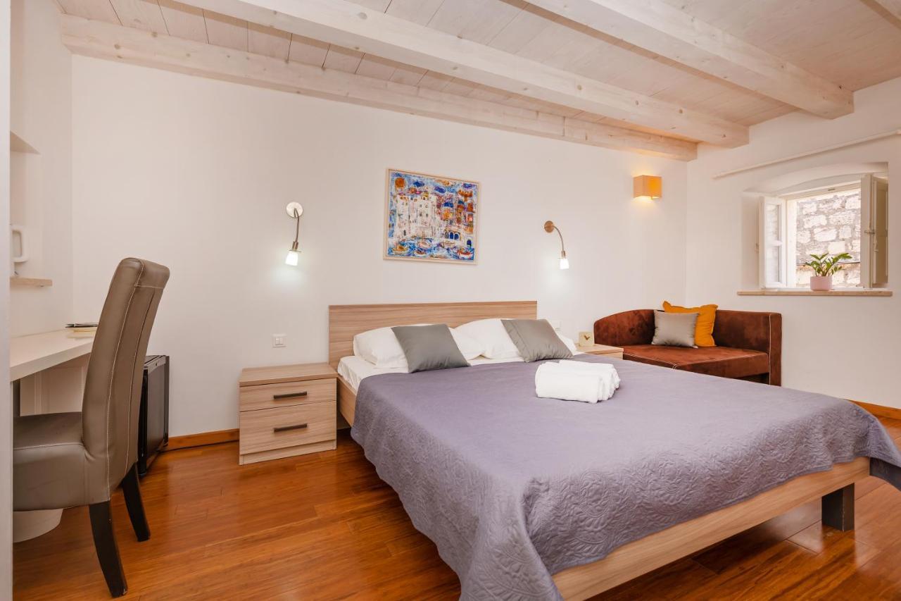 Rafael Rooms & Apartments Old Town By Duhomes Дубровник Екстериор снимка